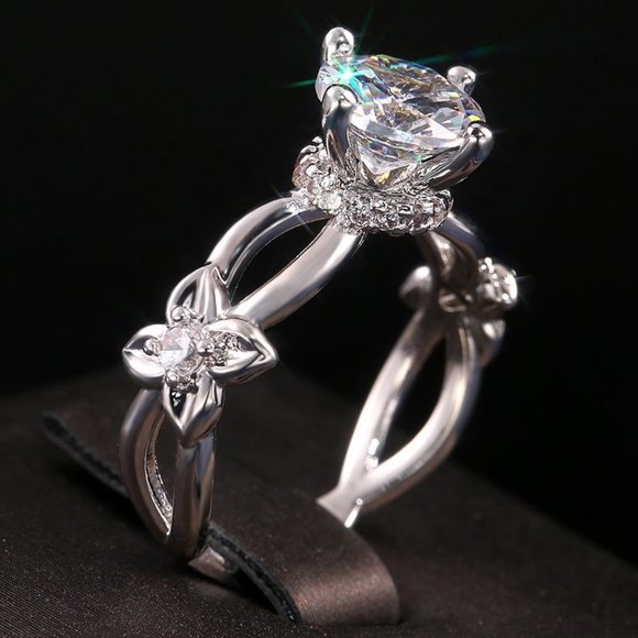 Jewelry - NEW 925 Silver Solitaire Diamond Flower Ring